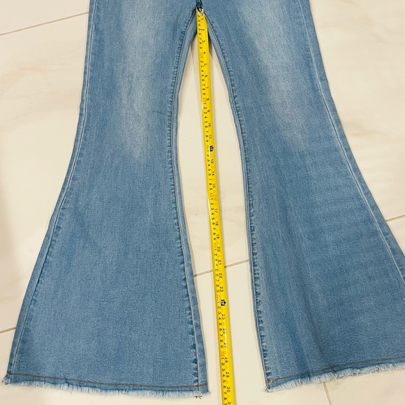 Umgee Flare Wide Leg Jeans in Classic Blue - Size 3 - Picture 13 of 13